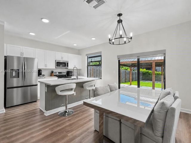 25545 SW 109th Ave, Homestead, FL 33032