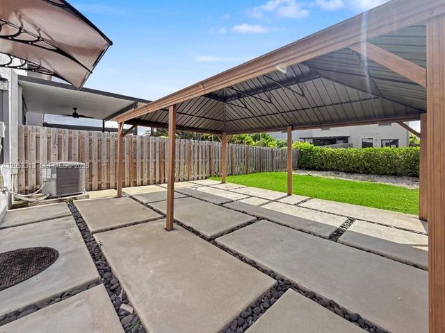 25545 SW 109th Ave, Homestead, FL 33032