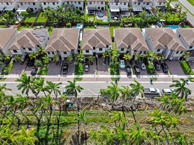 25545 SW 109th Ave, Homestead, FL 33032