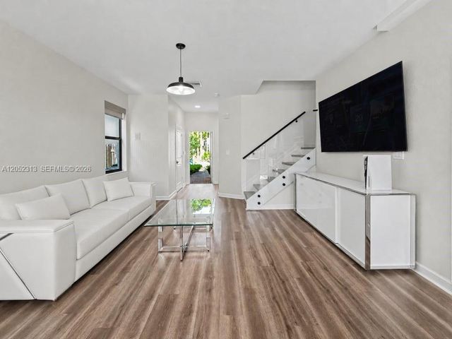 25545 SW 109th Ave, Homestead, FL 33032