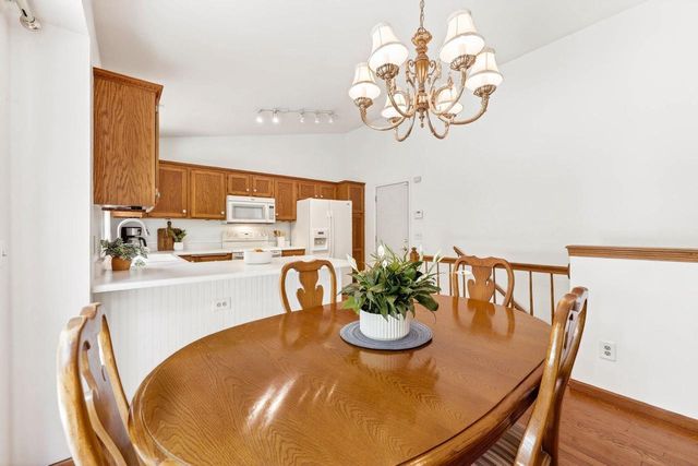 3033 Artesian Lane, Madison, WI 53713