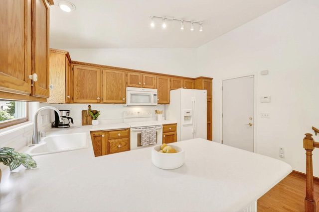 3033 Artesian Lane, Madison, WI 53713