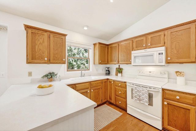 3033 Artesian Lane, Madison, WI 53713