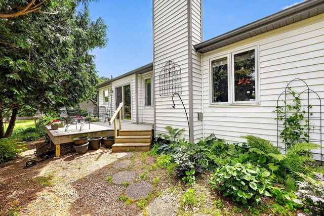 3033 Artesian Lane, Madison, WI 53713