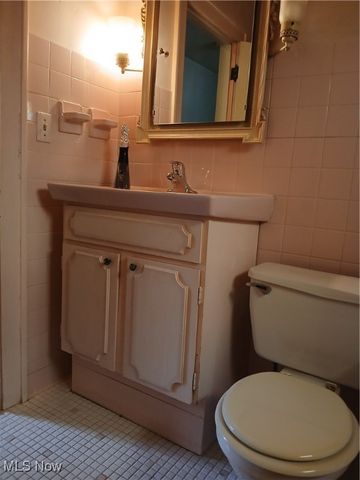 3609 Stoer Road, Shaker Heights, OH 44122