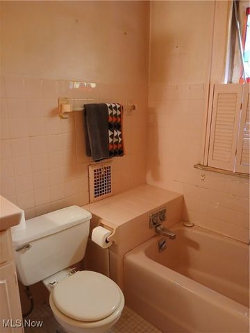 3609 Stoer Road, Shaker Heights, OH 44122