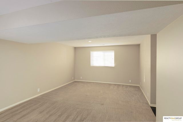 2915 N 145Th Avenue, Omaha, NE 68116