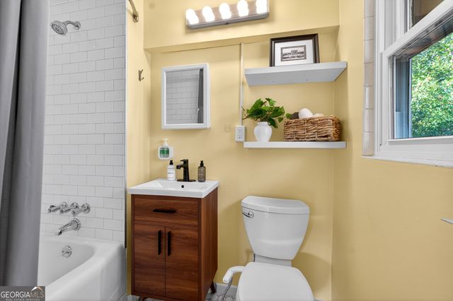 275 Lakemoore Drive NE D, Atlanta, GA 30342