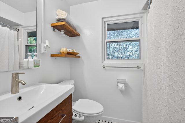 275 Lakemoore Drive NE D, Atlanta, GA 30342