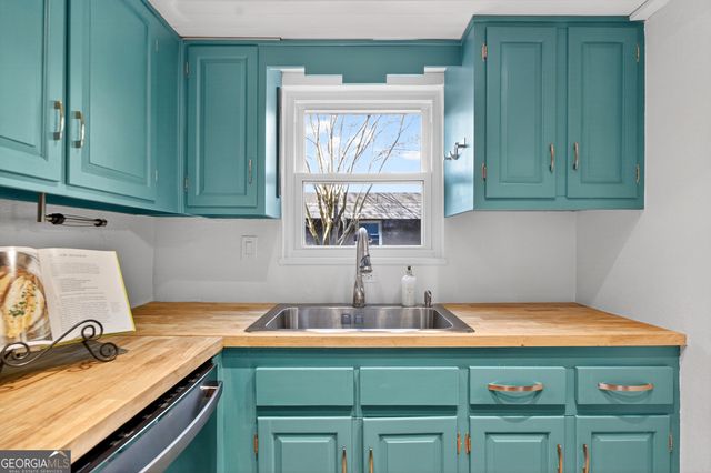 275 Lakemoore Drive NE D, Atlanta, GA 30342