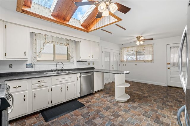 112 Wishart Dr, Brighton Twp, PA 15009