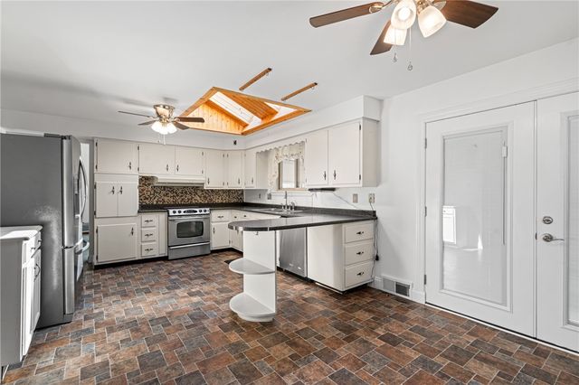 112 Wishart Dr, Brighton Twp, PA 15009