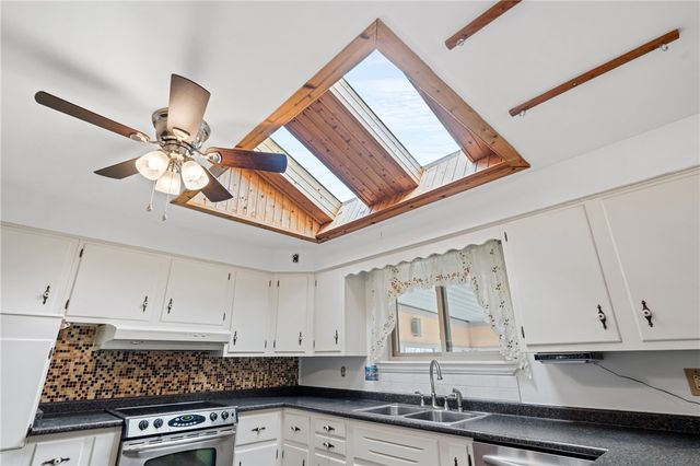 112 Wishart Dr, Brighton Twp, PA 15009