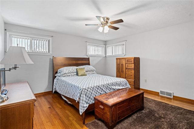 112 Wishart Dr, Brighton Twp, PA 15009