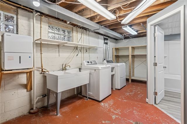 112 Wishart Dr, Brighton Twp, PA 15009