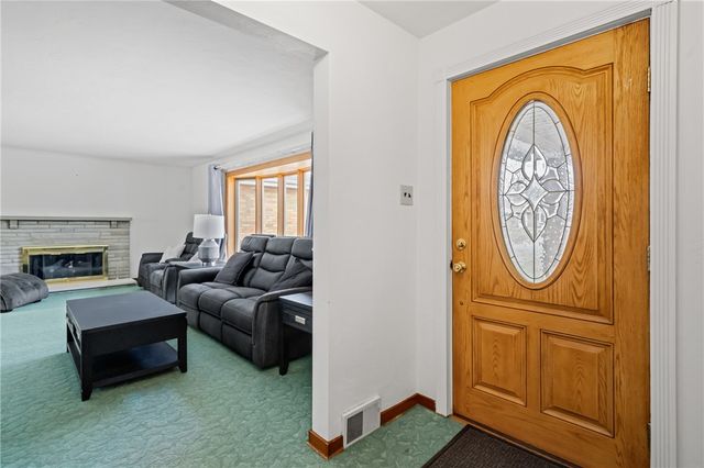 112 Wishart Dr, Brighton Twp, PA 15009