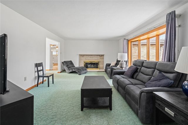 112 Wishart Dr, Brighton Twp, PA 15009