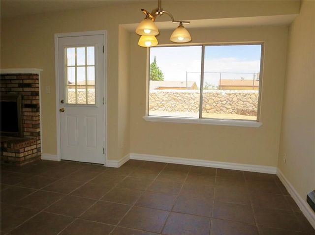 10807 Elkhart Drive, El Paso, TX 79935