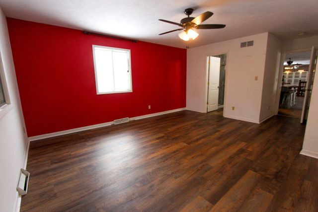 955 W 200 N, La Porte, IN 46350