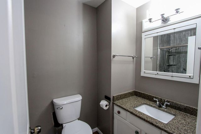 955 W 200 N, La Porte, IN 46350