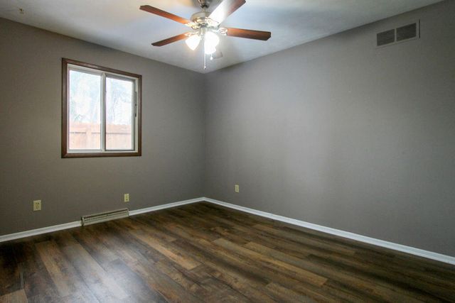 955 W 200 N, La Porte, IN 46350