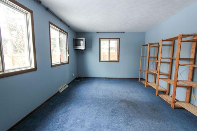 955 W 200 N, La Porte, IN 46350