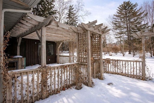 955 W 200 N, La Porte, IN 46350