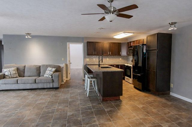 955 W 200 N, La Porte, IN 46350