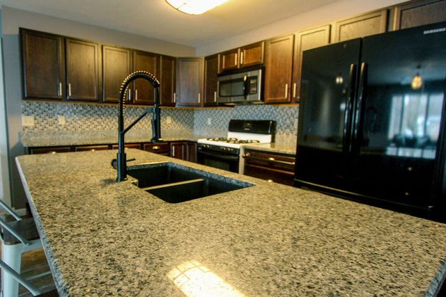 955 W 200 N, La Porte, IN 46350