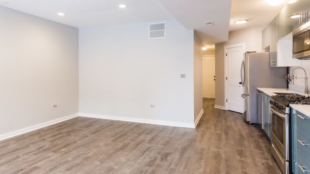 2852 N Albany Avenue 1, Chicago, IL 60618