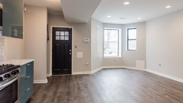 2852 N Albany Avenue 1, Chicago, IL 60618