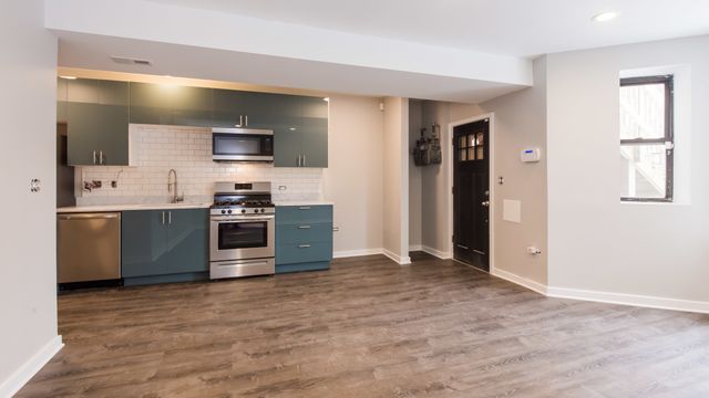 2852 N Albany Avenue 1, Chicago, IL 60618