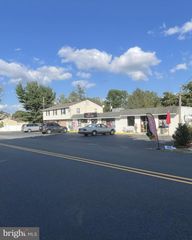 325 WILSON RD, Blackwood, NJ 08012