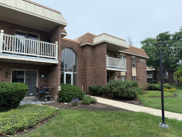 1515 E Churchill Drive 205, Palatine, IL 60074