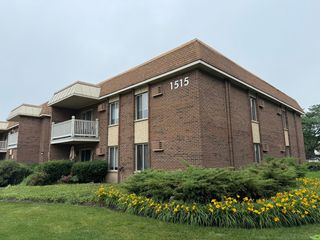 1515 E Churchill Drive 205, Palatine, IL 60074