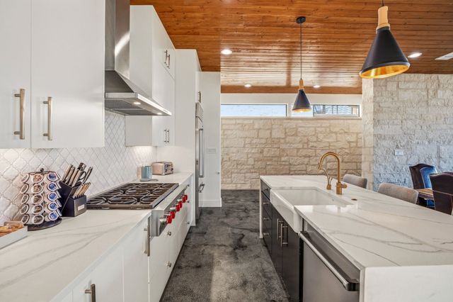 380 Ryan Joe Circle, Iredell, TX 76649