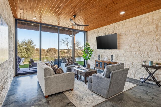 380 Ryan Joe Circle, Iredell, TX 76649