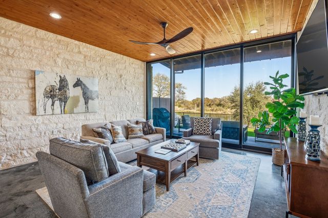 380 Ryan Joe Circle, Iredell, TX 76649