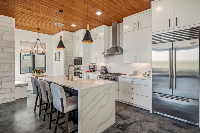 380 Ryan Joe Circle, Iredell, TX 76649