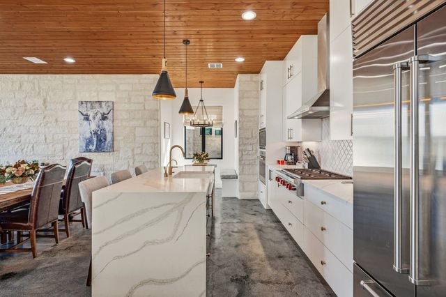 380 Ryan Joe Circle, Iredell, TX 76649