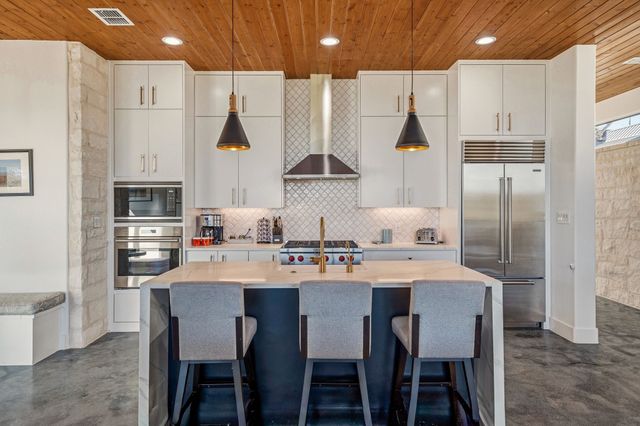 380 Ryan Joe Circle, Iredell, TX 76649