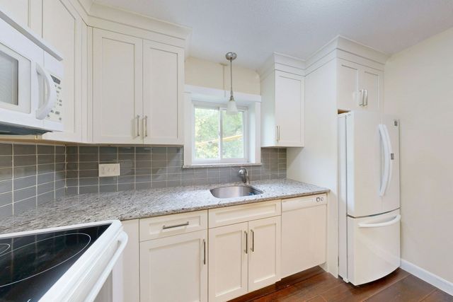 89 Walnut St 5, Newton, MA 02460