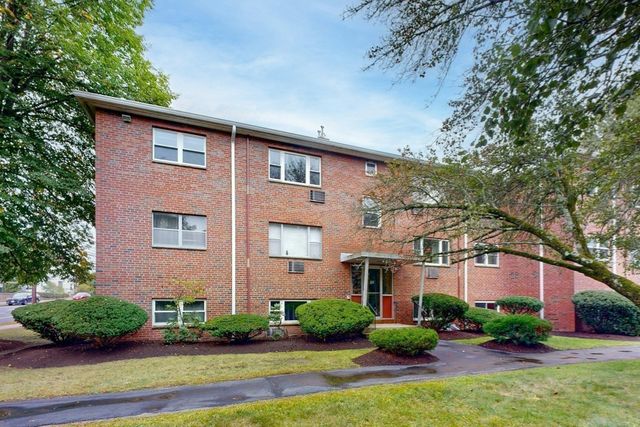 89 Walnut St 5, Newton, MA 02460
