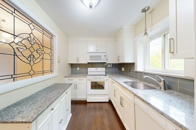 89 Walnut St 5, Newton, MA 02460