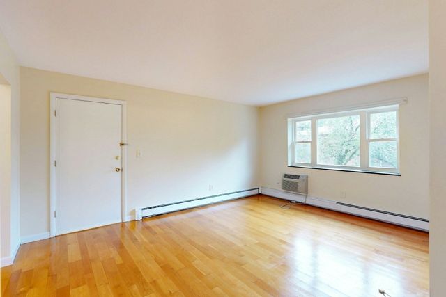 89 Walnut St 5, Newton, MA 02460