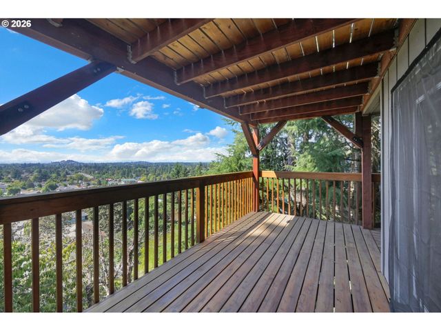 952 SUMMIT Blvd, Springfield, OR 97477