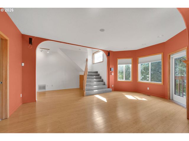 952 SUMMIT Blvd, Springfield, OR 97477