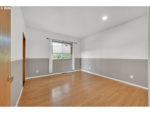 952 SUMMIT Blvd, Springfield, OR 97477