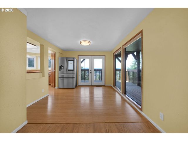 952 SUMMIT Blvd, Springfield, OR 97477