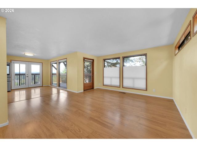 952 SUMMIT Blvd, Springfield, OR 97477